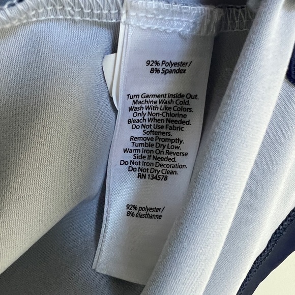 Vineyard Vines Performance Men’s Golf Polo Red White Blue Colorblock Stripe - Picture 4 of 5